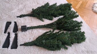 Umělý vánoční stromek - 3 díly - výška 180 cm - se stojánkem - 3