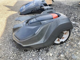 Husqvarna 450X - Robotická sekačka - 3
