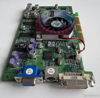 Grafická karta NVIDIA Quadro4 980 XGL - 3