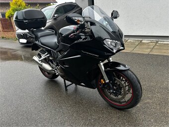 Honda VFR800F - 3