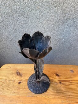 Ručně kovaný svícen ve tvaru květu - 3