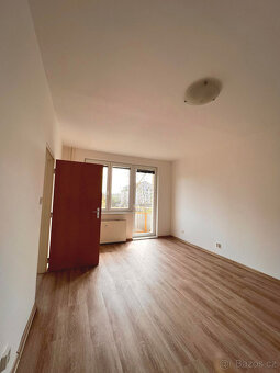 Pronájem bytu 1+1 37m2 v ulici Větrná - 3