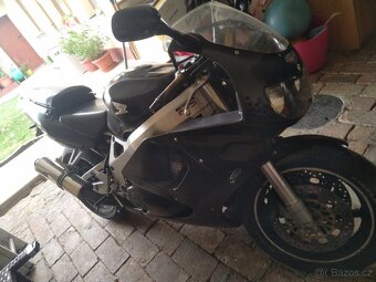 Honda CBR 900rr - 3