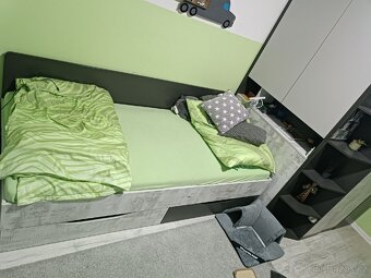 Dětská šatní skříň +postel a matrací - 3