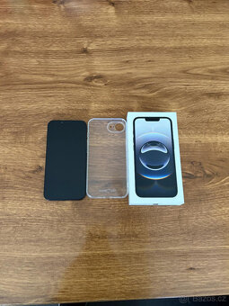 Apple iPhone 16e 128GB Black, Apple záruka do 1/2027 - 3