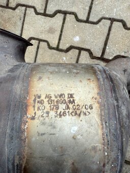 Passat B6 2006 motor BKP katalyzátor - 3