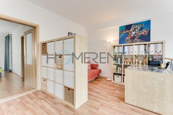 Prodej atraktivního mezonetu 2+kk s lodžií a terasou - 3