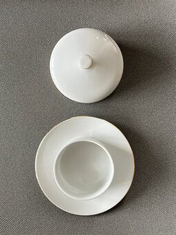 Porcelánová kulatá máslenka, dóza s víkem, Nová Role - 3