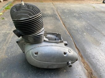 Velorex 250 motor - 3
