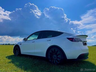 Tesla model Y Performance, 2024 1.maj., nové v ČŘ - 3