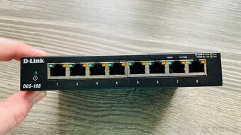 Switch D-Link DGS-108 - 3