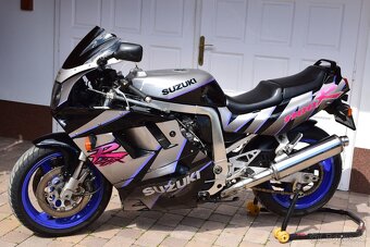 SUZUKI GSX-R 1100 - 3