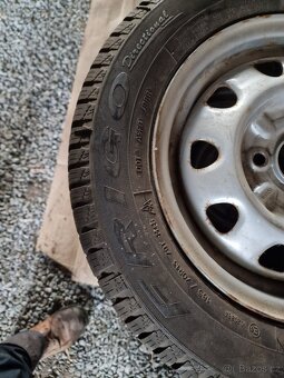 Prodám zimní pneu 13" na Škoda Felicia - 3