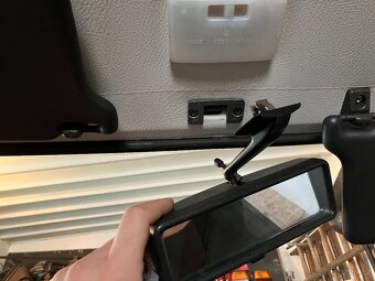 Škoda 120, Tatra Beta, Favorit Pickup držák zpětného zrcátka - 3