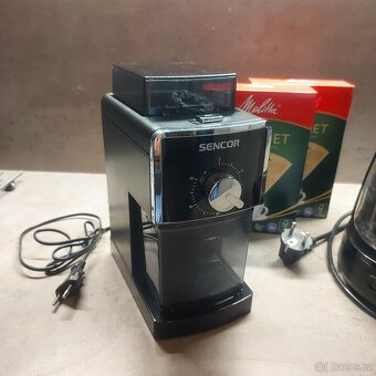 Překapávač Delongi a elektrický mlýnek Sencor - 3