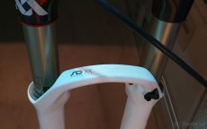 Vidlice 26' na MTB firem Fox, Rock Shox.. - 3