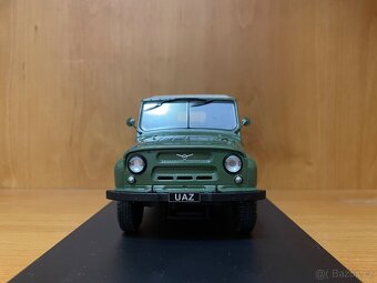 Uaz 469 NVA - model auta 1:24 - 3