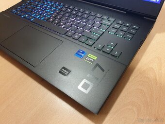 HP OMEN 17,3" 240Hz_2K, RTX 4060 8GB, 32GB DDR5 - 3