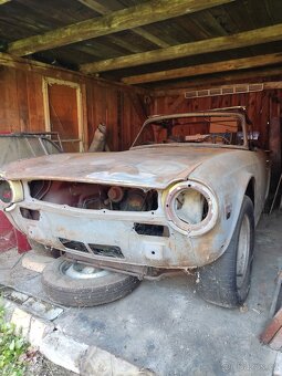 Triumph TR6 - 3