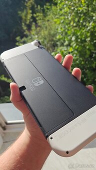 Nintendo Switch OLED + příslušenství - 3