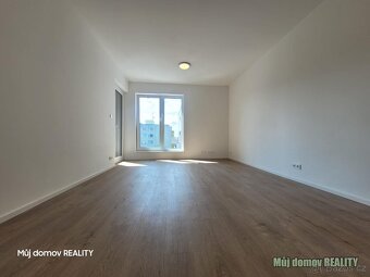 Pronájem bytu 2+kk s balkonem, sklepem a garážovým stáním P - 3