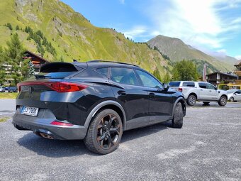 Cupra Formentor VZ 1,4 TSi 180kw,DCC,360°,panorama,virtual - 3