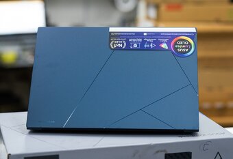 Nový ASUS Zenbook UX3405 3K OLED Core Ultra 7 155U - 3