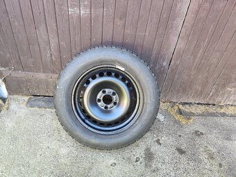 Pneu zimní 215/60 R16 - 3