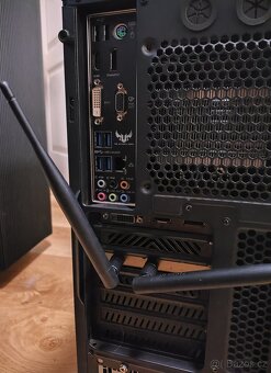 PC Intel i7 4790/SSD + HDD/16GB RAM/RADEON RX560 4GB + LCD - 3