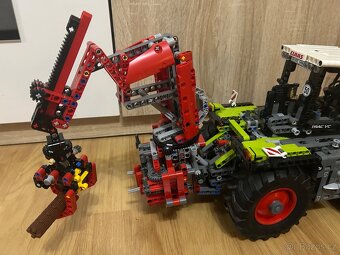 LEGO Technic 42054 CLAAS XERION 5000 TRAC VC - 3