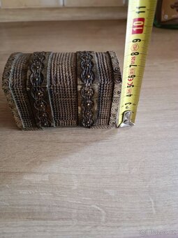 Pěkná dřevěná vyřezávaná šperkovnice - 3