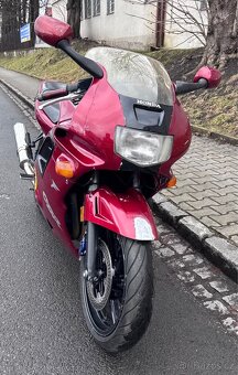 Honda CBR 600 F2 - 3