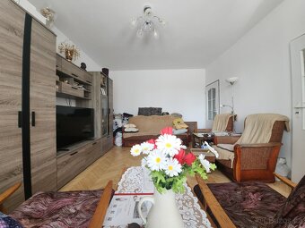 Prodej bytu 3+1, 74 m², třída SNP, Hradec Králové - 3