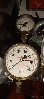 Staré měřící přístroje, termohygrograf - 3