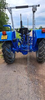 Traktor Ford - 3