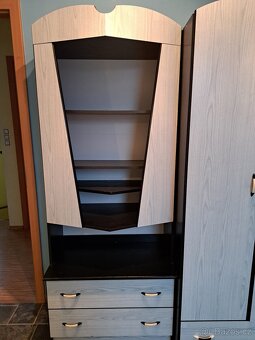 soustava skříní - 3