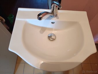 Koupelnová skříňka - 3