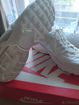 Prodám 2 páry NIKE, nenošené - pouze vyzkoušené - 3