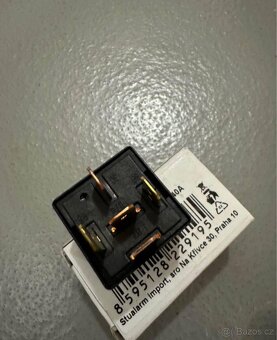 Přepínací relé 12V, 30A/40A - 3