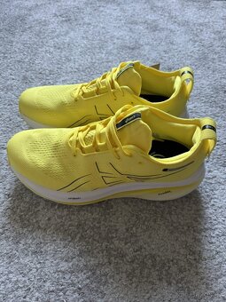 Běžecké boty Asics Gel Nimbus 26 žluté - 3
