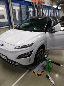 Hyundai Kona Electric 64kwh Premium 06/21 zaruka - 3