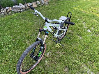 Slopestyle YT Industries PLAY - 3