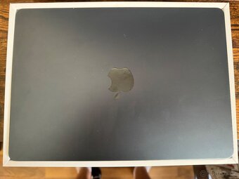 Macbook Air 13" 16GB RAM, 256GB SSD - 3