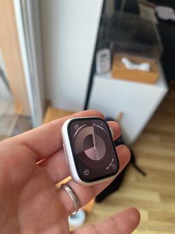 Apple watch 8 series hvězdně bílé - 3