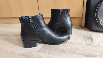 Nové dámské zimní kožené kozačky v.39 - 3