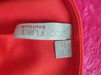 Červené společenské šaty zn.Bodyflirt boutique - 3