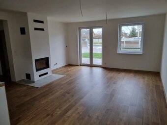 Pronájem dvoupodlažního řadového domu 4kk, 129m2 - 3