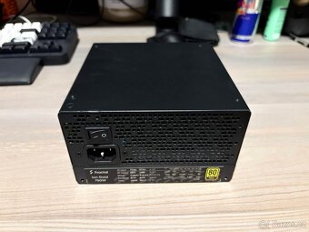 Fractal Design Ion 3 Gold 750W - 3