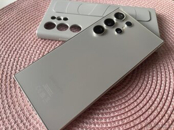 Prodám Samsung Galaxy S24 Ultra, 12/256 GB, přidám 6 pouzder - 3