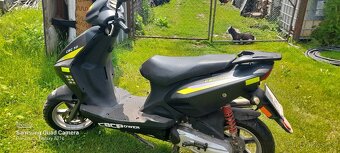 Prodám skútr značky peugeot automat Df Sakya - 3